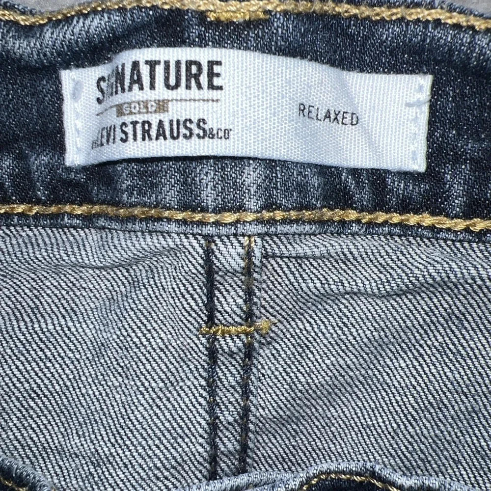Levis levi signature